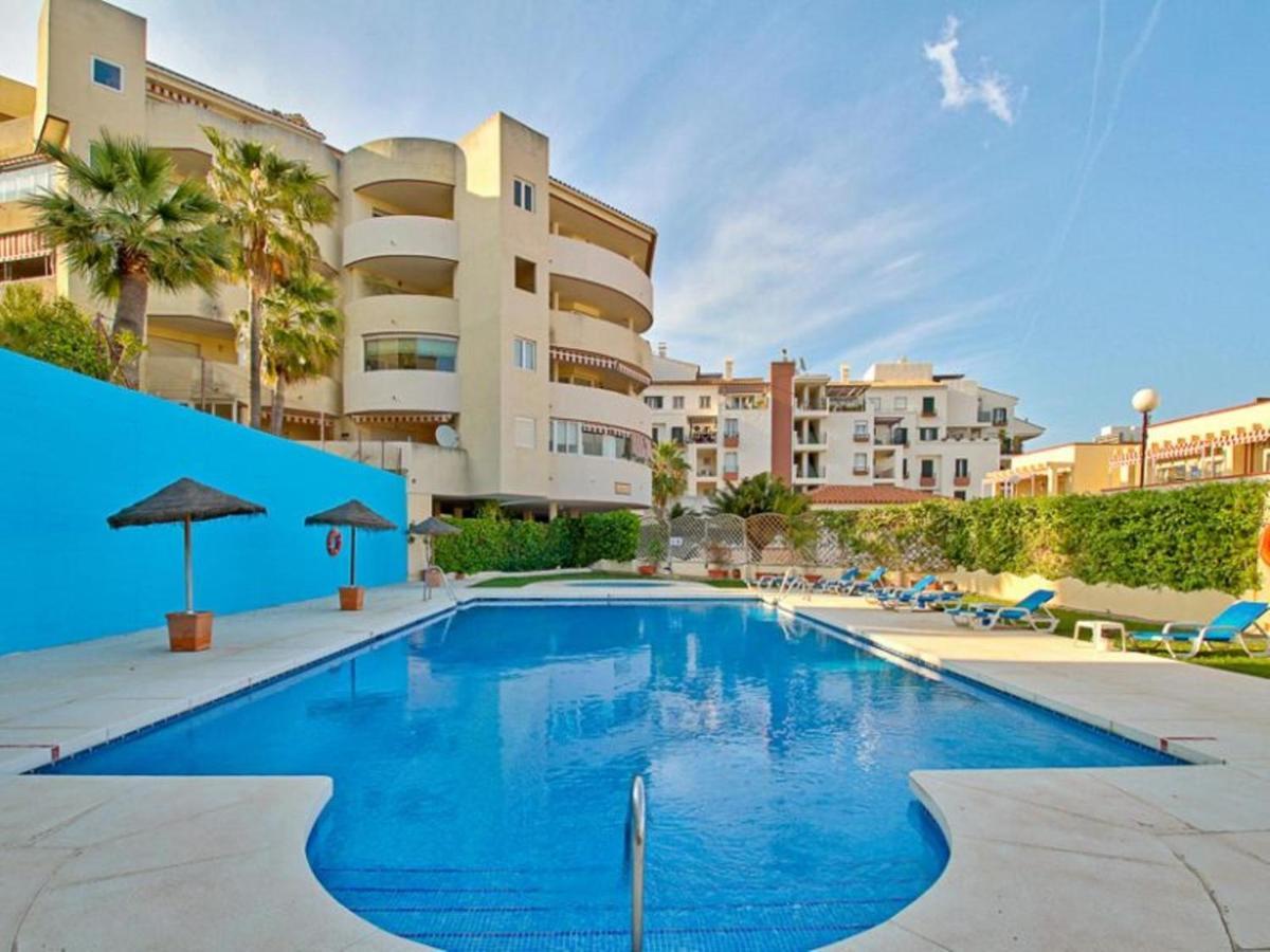 Chic Beachfront Flat With Amazing Sea Views And Private Indoor Parking ベナルマデナ エクステリア 写真