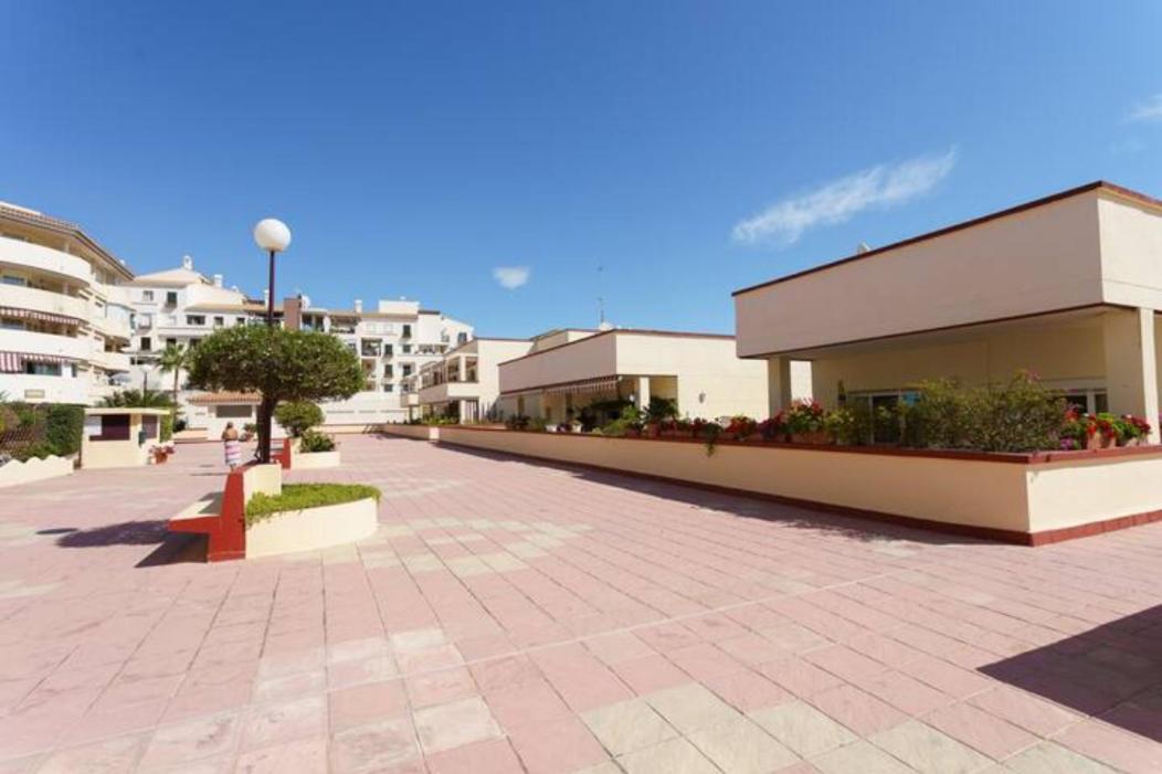 Chic Beachfront Flat With Amazing Sea Views And Private Indoor Parking ベナルマデナ エクステリア 写真
