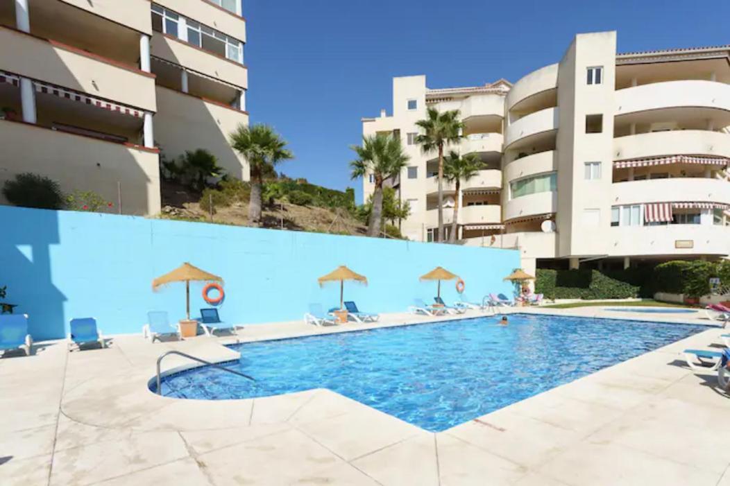 Chic Beachfront Flat With Amazing Sea Views And Private Indoor Parking ベナルマデナ エクステリア 写真