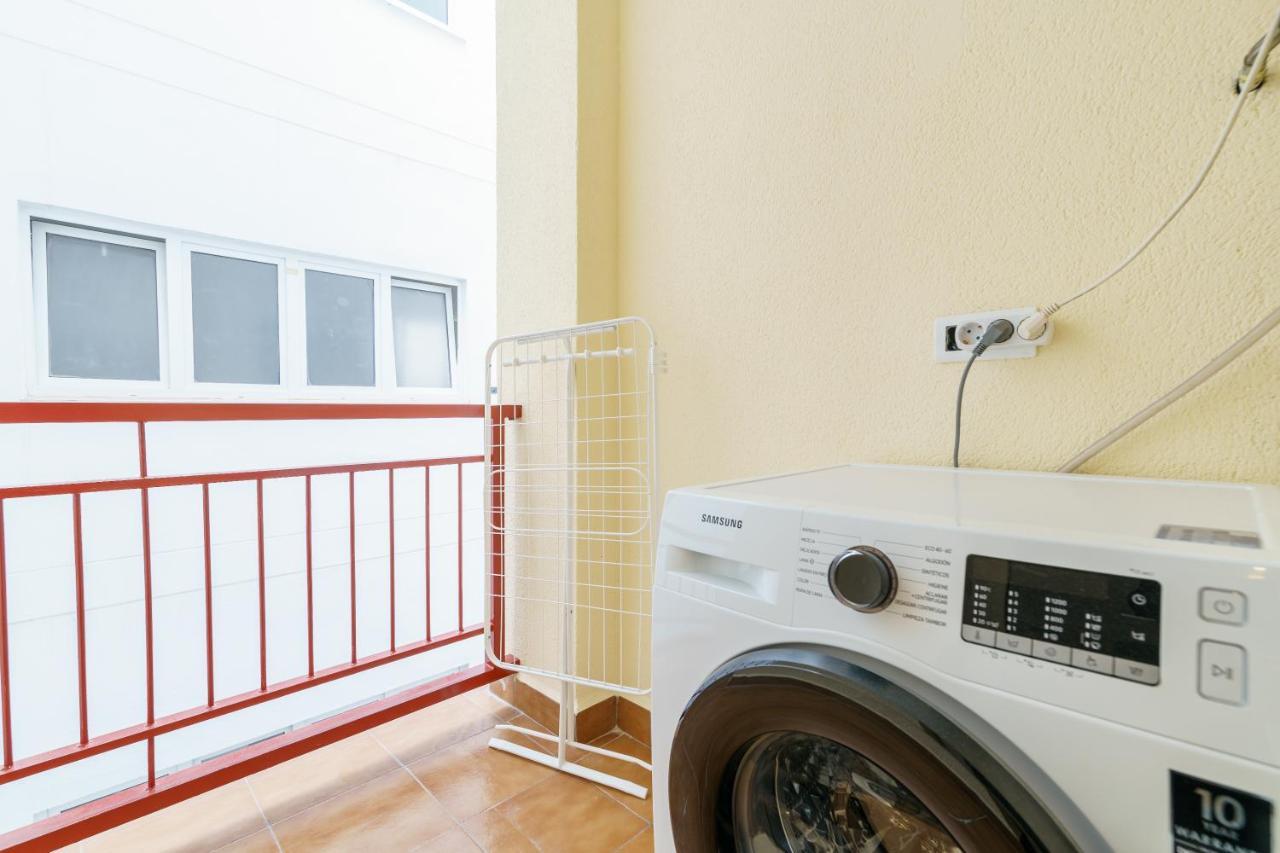 Chic Beachfront Flat With Amazing Sea Views And Private Indoor Parking ベナルマデナ エクステリア 写真