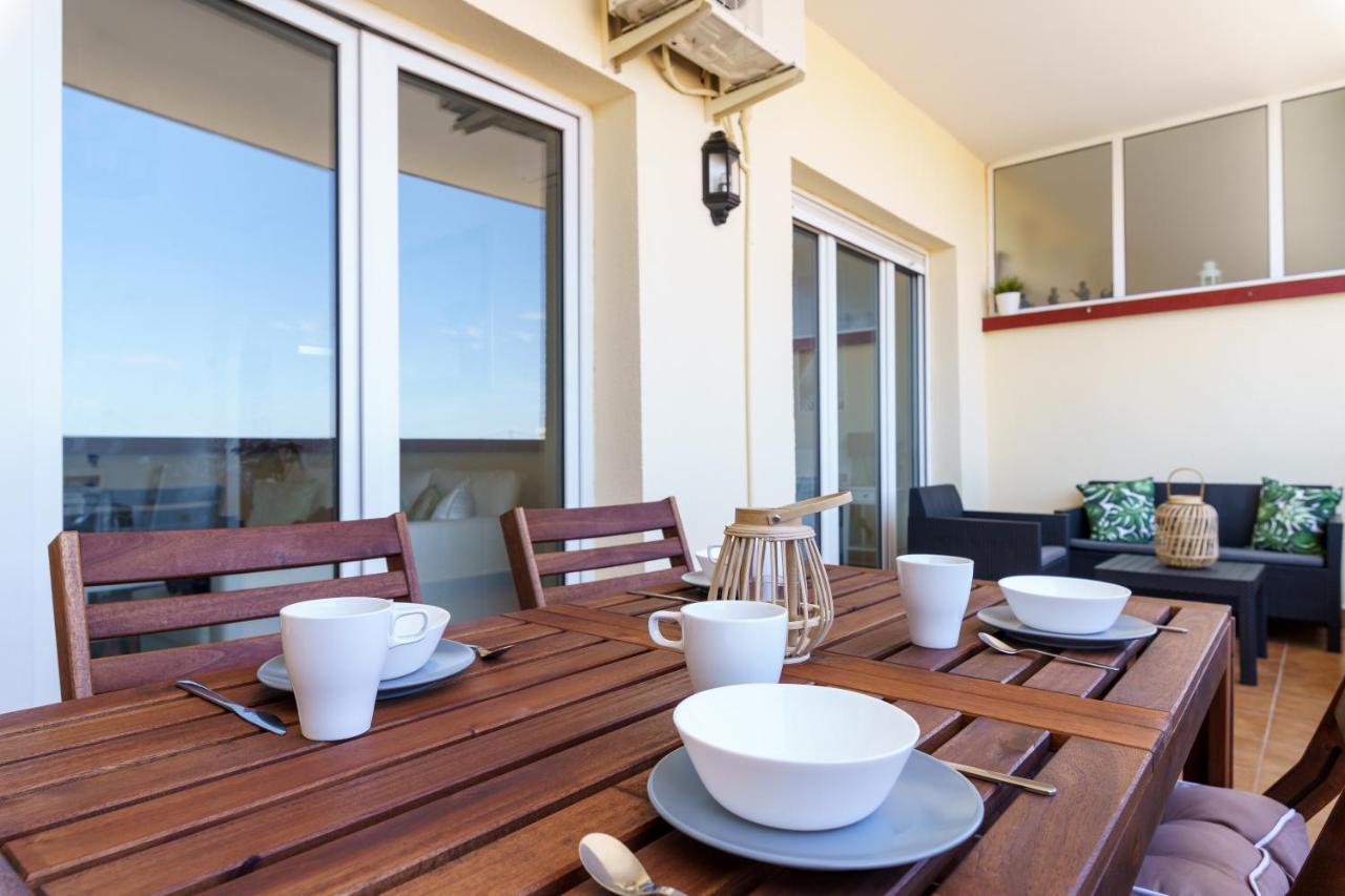 Chic Beachfront Flat With Amazing Sea Views And Private Indoor Parking ベナルマデナ エクステリア 写真