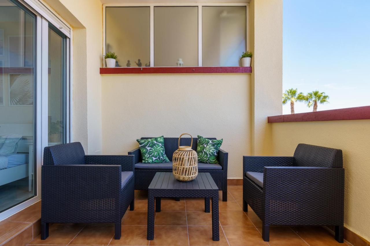 Chic Beachfront Flat With Amazing Sea Views And Private Indoor Parking ベナルマデナ エクステリア 写真