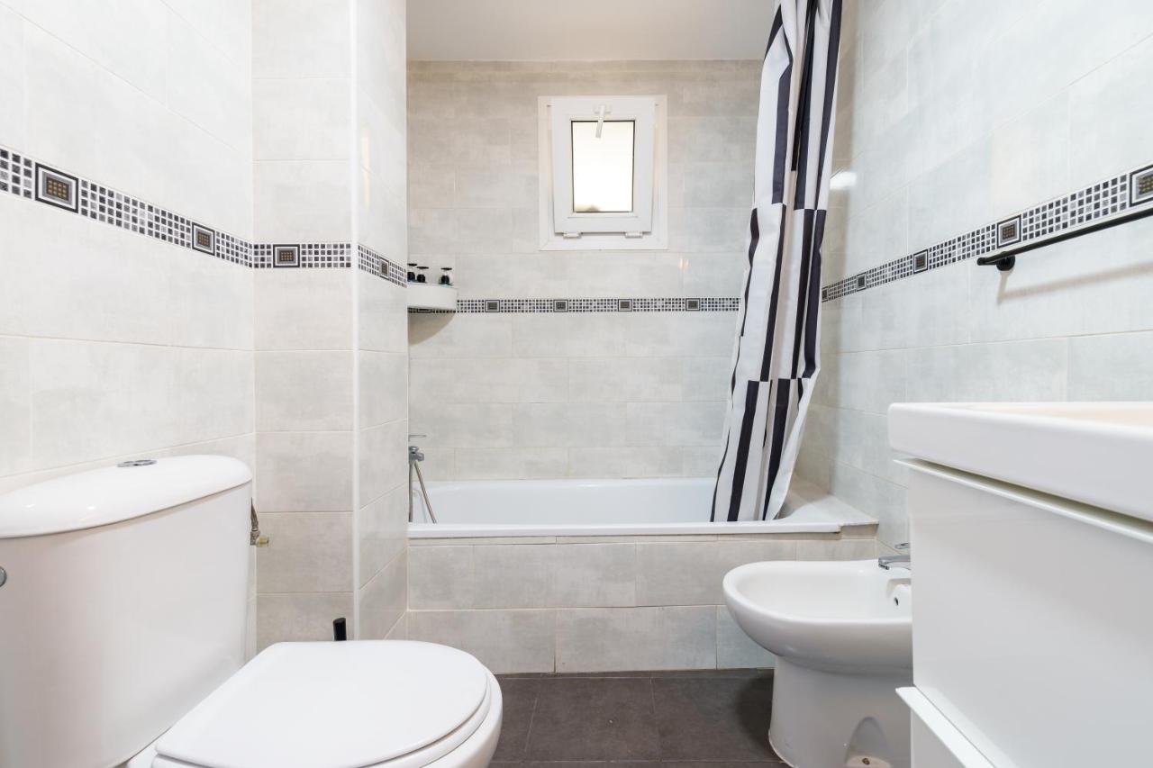 Chic Beachfront Flat With Amazing Sea Views And Private Indoor Parking ベナルマデナ エクステリア 写真