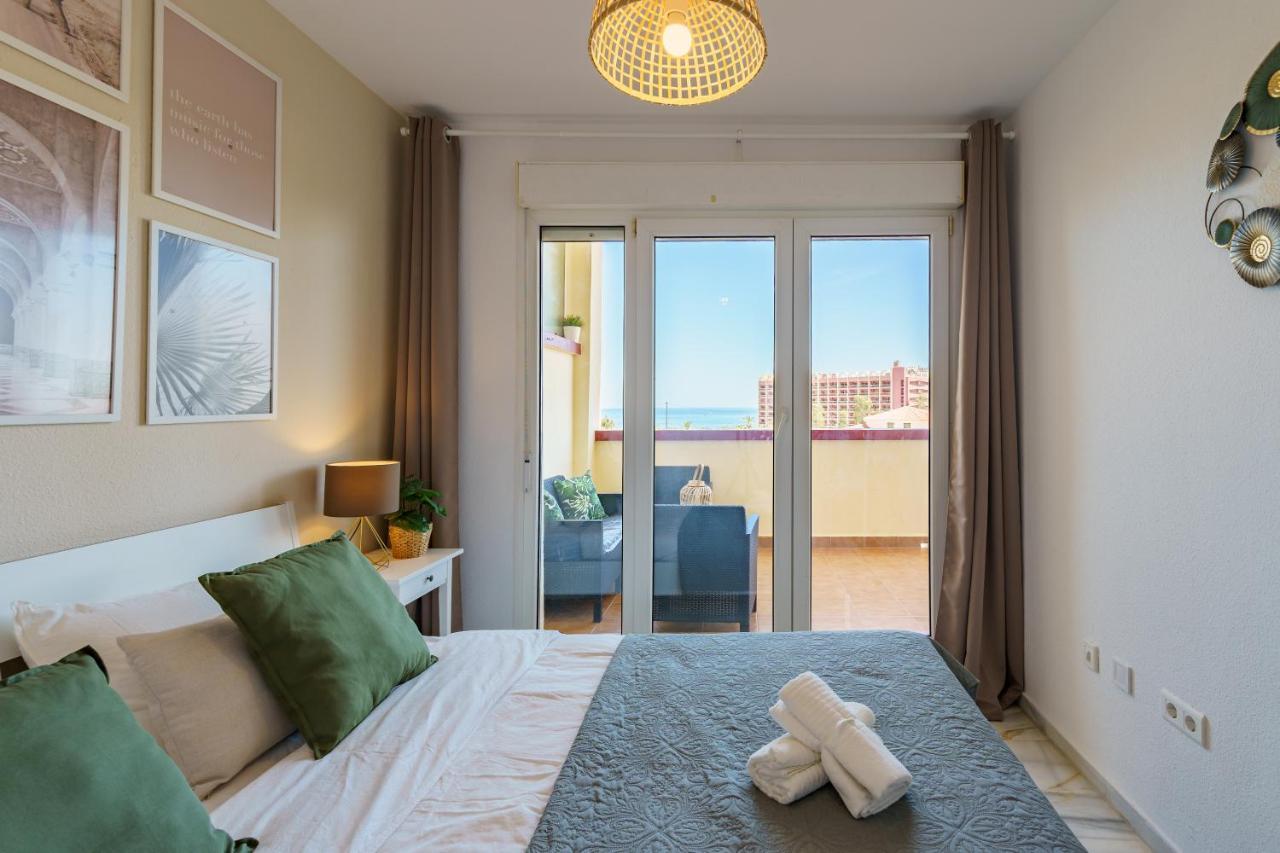 Chic Beachfront Flat With Amazing Sea Views And Private Indoor Parking ベナルマデナ エクステリア 写真