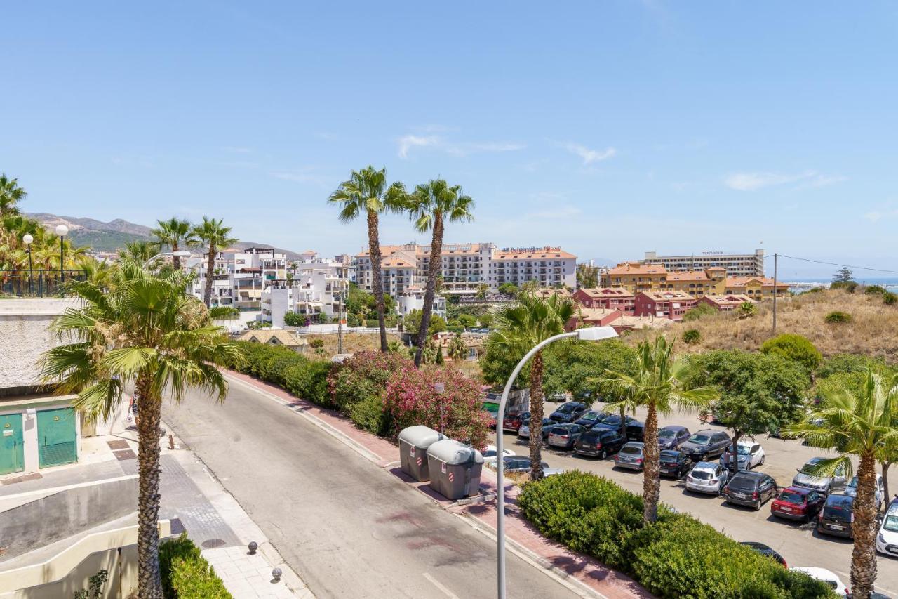 Chic Beachfront Flat With Amazing Sea Views And Private Indoor Parking ベナルマデナ エクステリア 写真